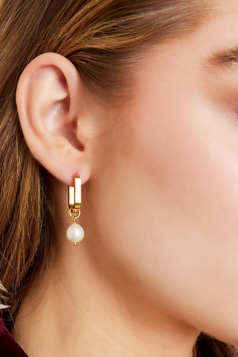 Small oval hoop earrings with pearl Gold Color Stainless Steel Picture3